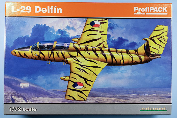 Eduard 1/72 L-29 Delfin Profipack