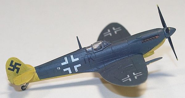 Eduard/JBr Decals 1/144 Spitfire Mk.IXc “Zirkus Rosarius Spitfire”