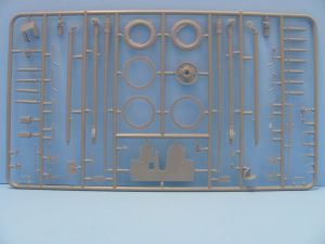 MiniArt 1/35 Soviet Artillery Crew on Maneuver