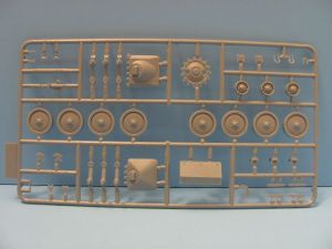 MiniArt 1/35 Ya-12 Soviet Artillery Tractor Early Production