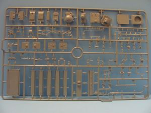 MiniArt 1/35 Ya-12 Soviet Artillery Tractor Early Production