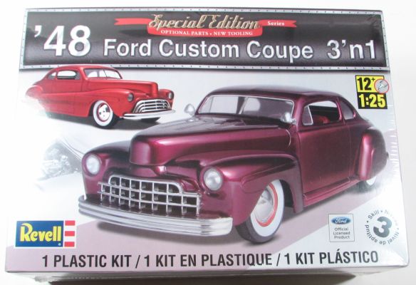 Revell 1:25 48 Ford Custom Coupe 3-in-1 