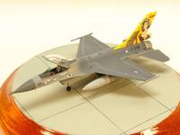 Revell 1/144 F-16C Fighting Falcon 01