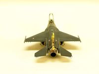 Revell 1/144 F-16C Fighting Falcon 07