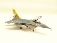 Revell 1/144 F-16C Fighting Falcon 10