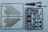 Academy 1/48 F-4B Phantom II Upper Wing and Engines