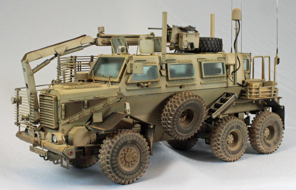 Internet Modeler Bronco 1/35 6x6 MPCV with Slat Grill