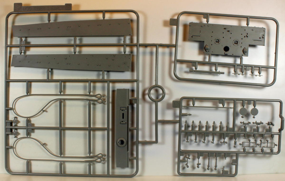 Dragon_Tiger_I_Early_Sprue_5.jpg